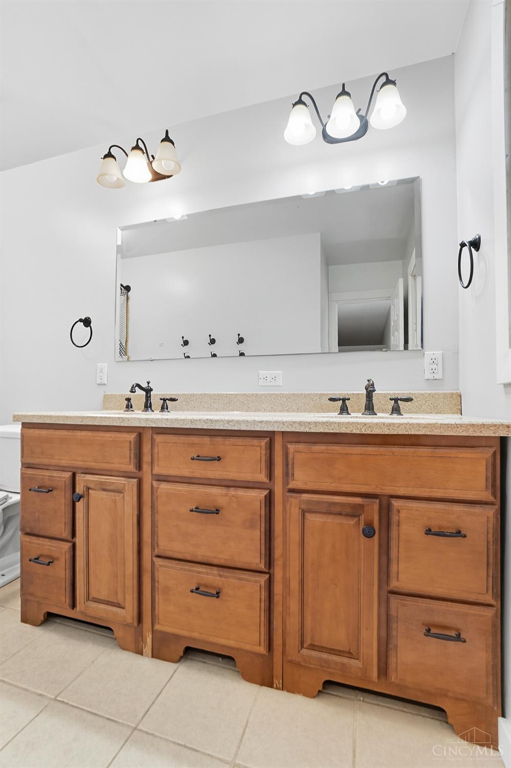 Green Twp, Ohio 45247, United States, 3 Bedrooms Bedrooms, ,3 BathroomsBathrooms,Residential,Pending,214243