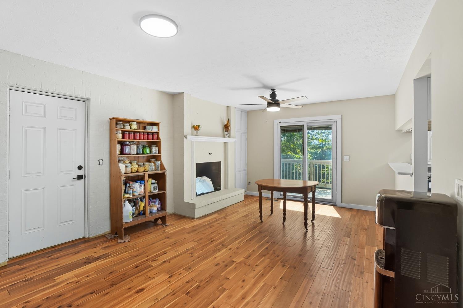 Green Twp, Ohio 45247, United States, 3 Bedrooms Bedrooms, ,3 BathroomsBathrooms,Residential,Pending,214243