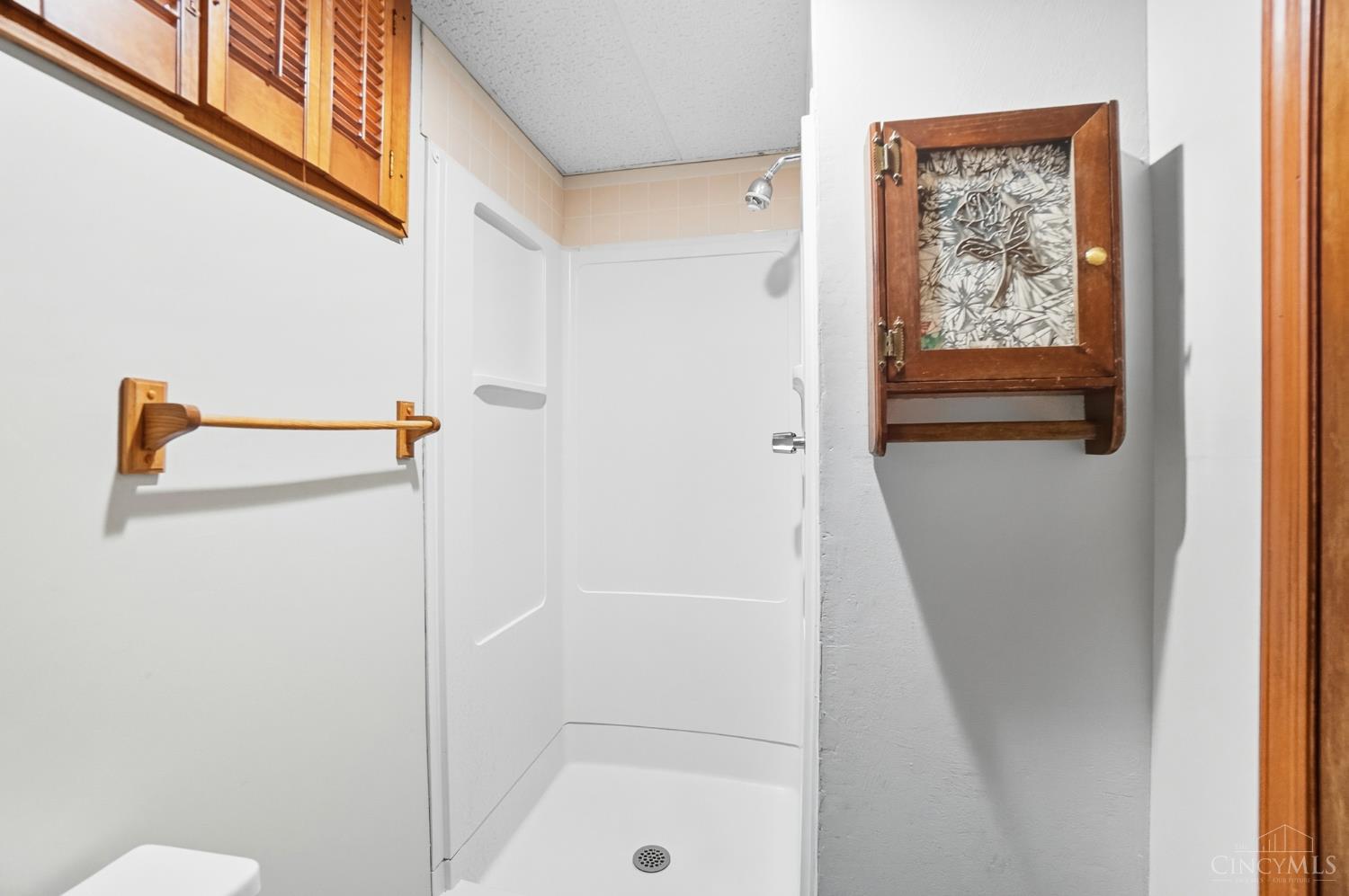 Green Twp, Ohio 45247, United States, 3 Bedrooms Bedrooms, ,3 BathroomsBathrooms,Residential,Pending,214243