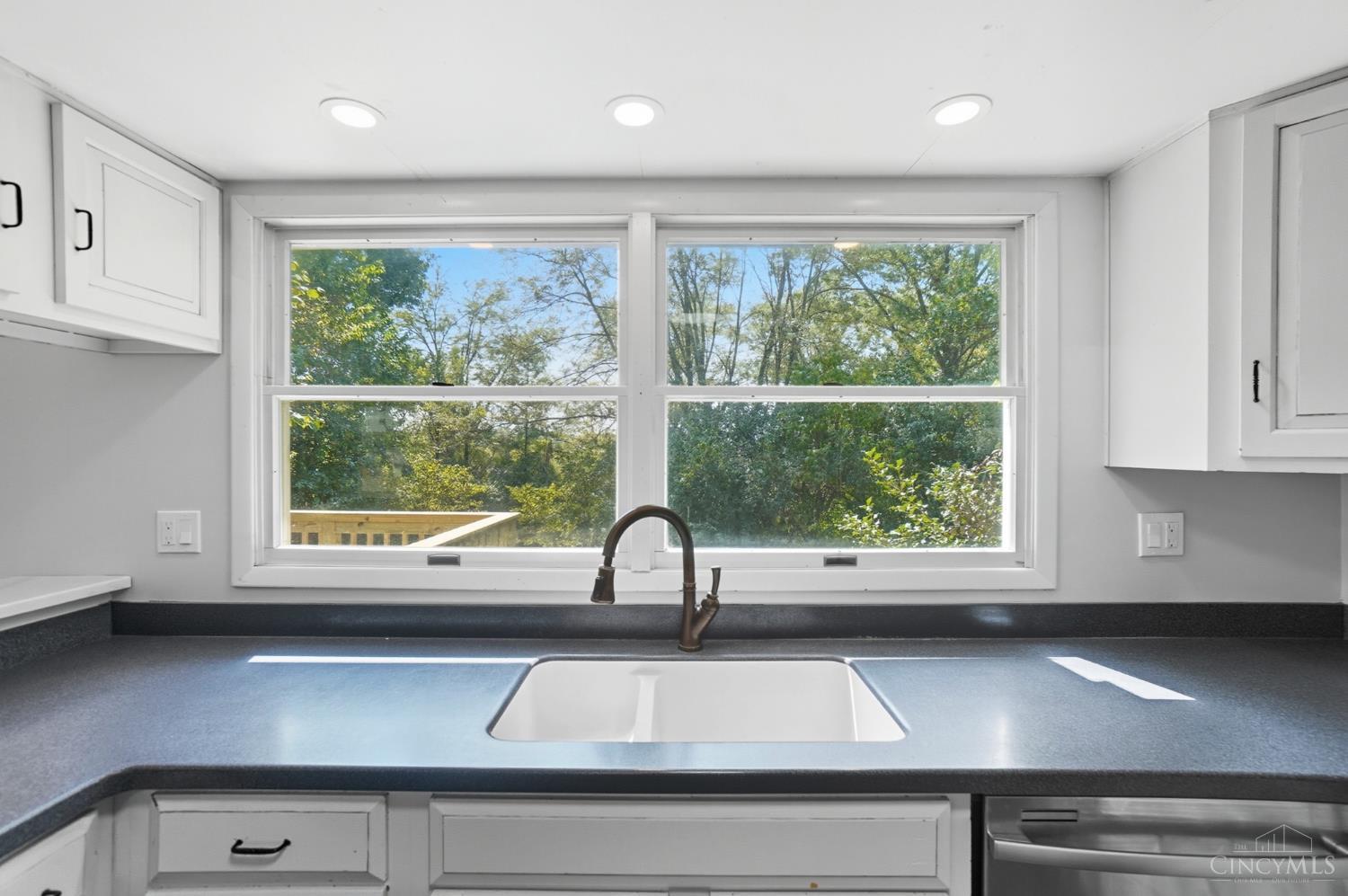 Green Twp, Ohio 45247, United States, 3 Bedrooms Bedrooms, ,3 BathroomsBathrooms,Residential,Pending,214243