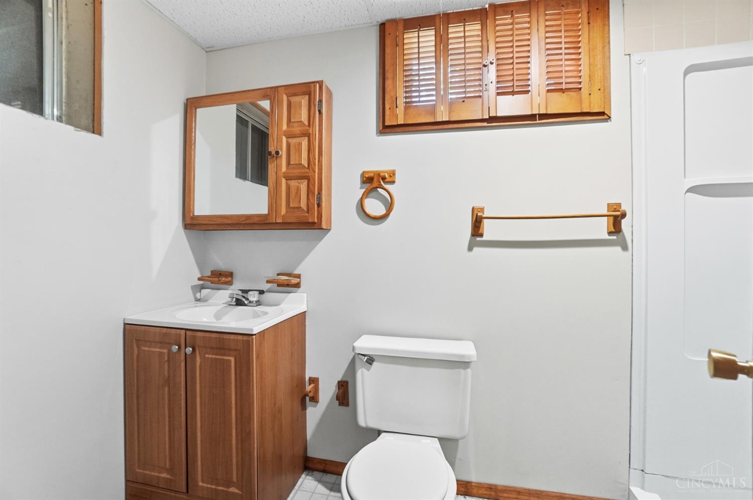 Green Twp, Ohio 45247, United States, 3 Bedrooms Bedrooms, ,3 BathroomsBathrooms,Residential,Pending,214243