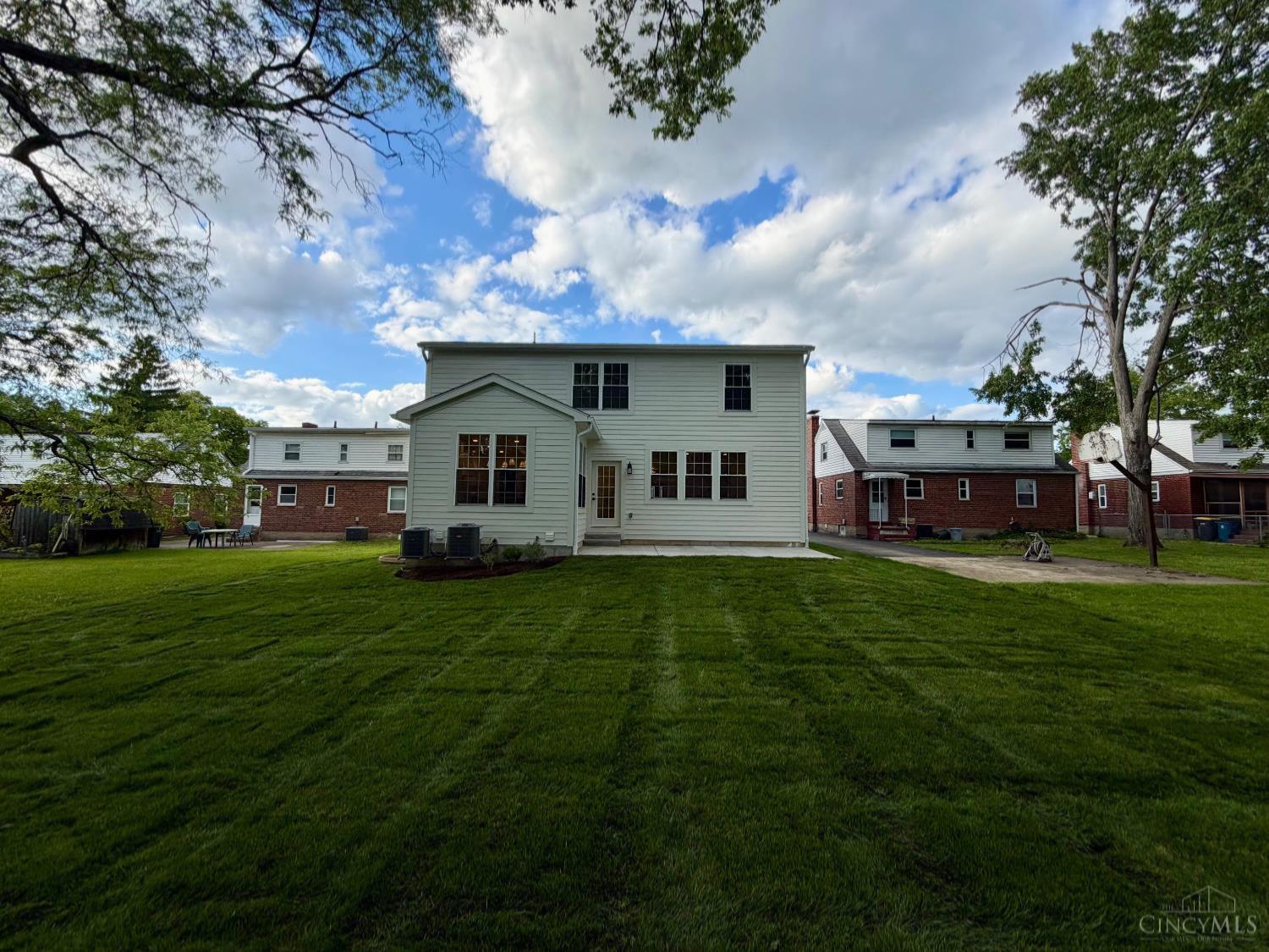 7807 Dee Street