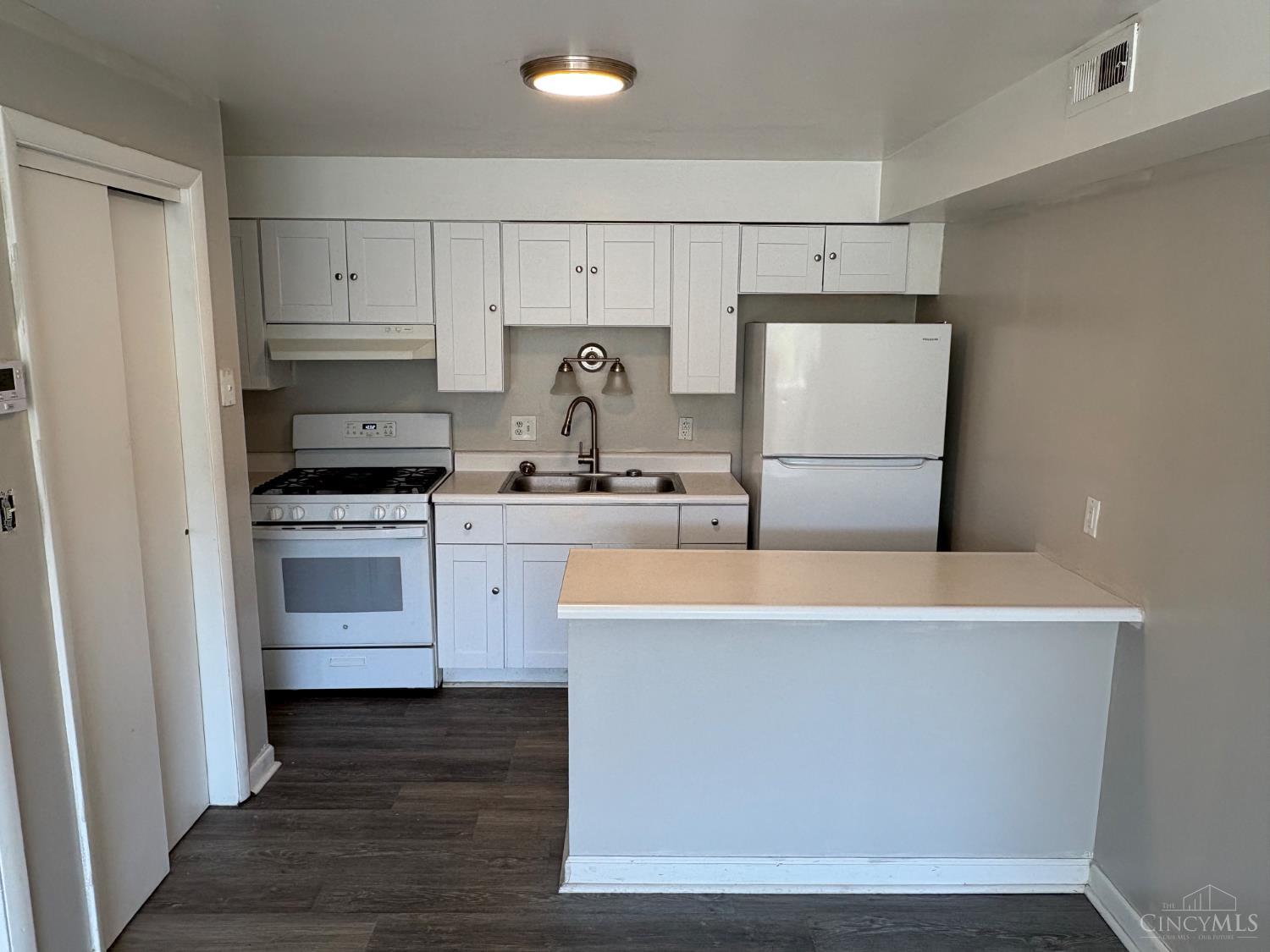 Cincinnati, Ohio 45204, United States, 2 Bedrooms Bedrooms, ,1 BathroomBathrooms,Residential,Active,219586