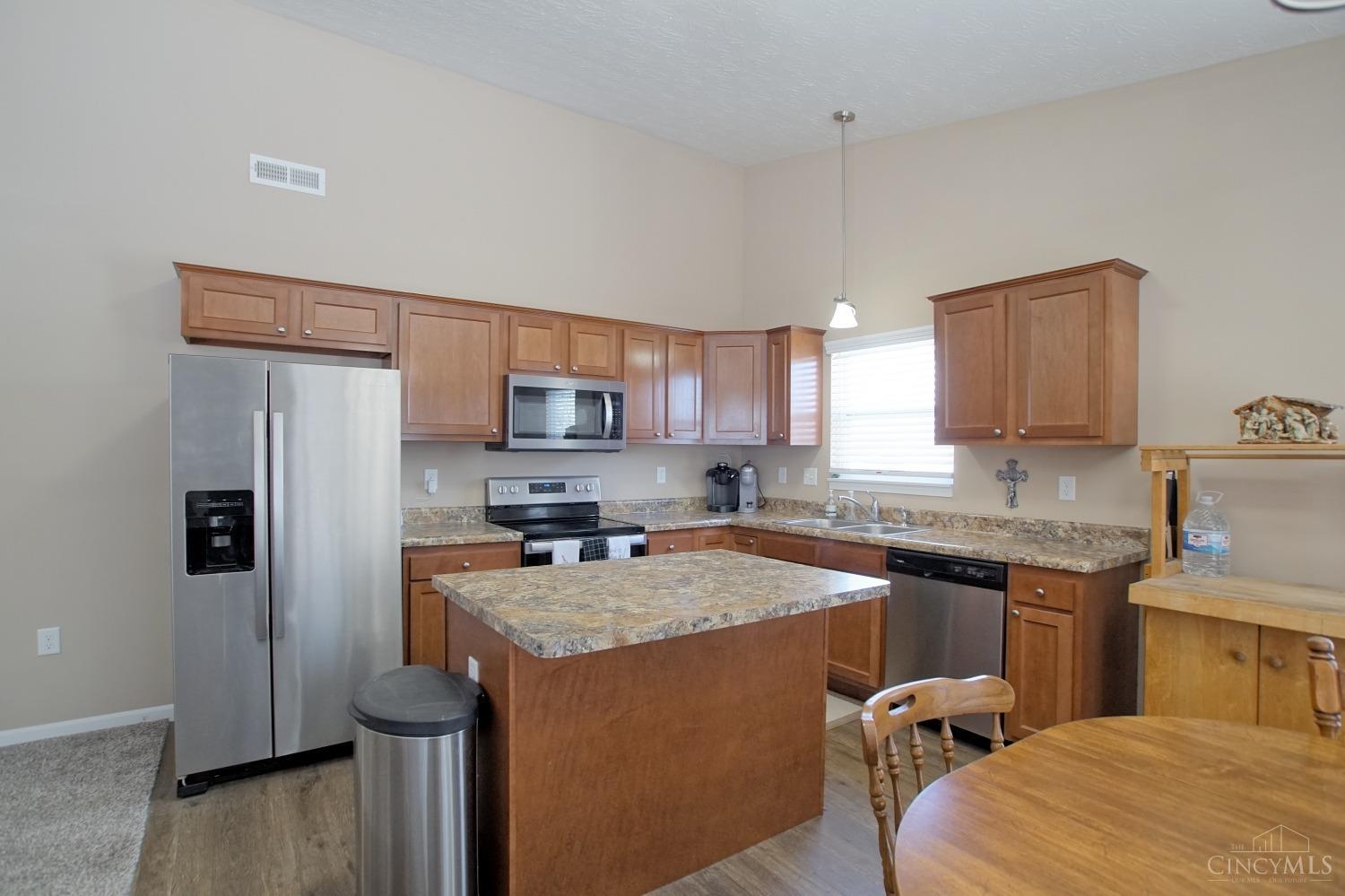 78 Thornhill Drive, Hamilton, Ohio image 8
