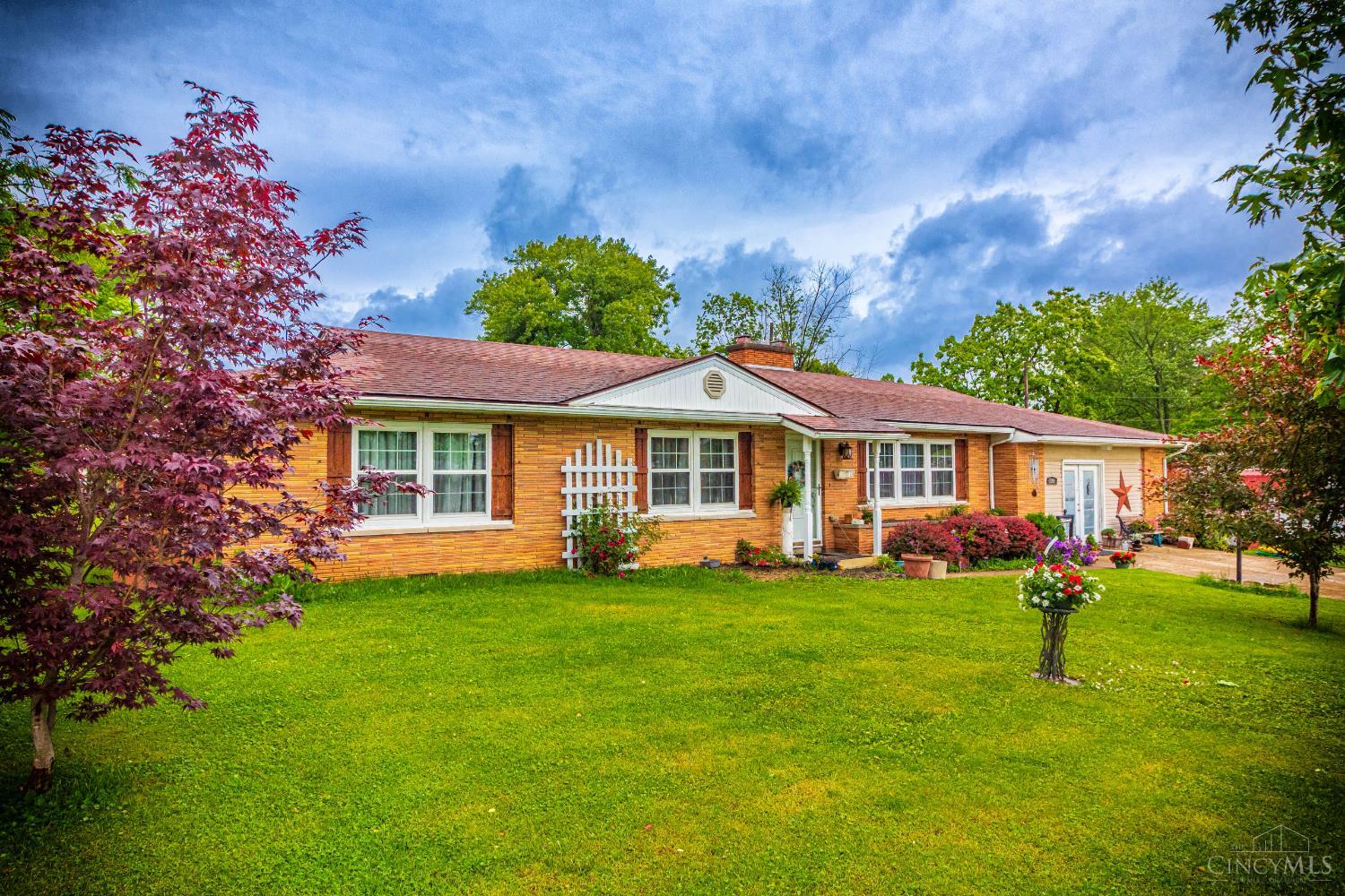 526 E Walnut Street, West Union, Ohio image 2