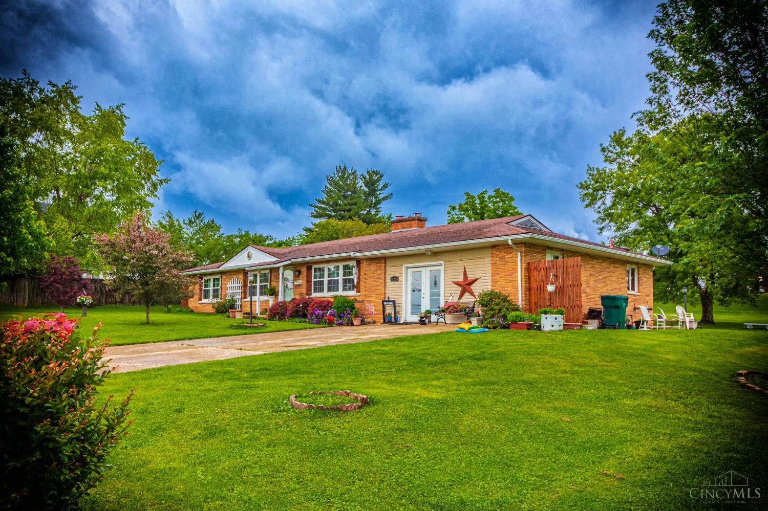526 E Walnut Street, West Union, Ohio image 1