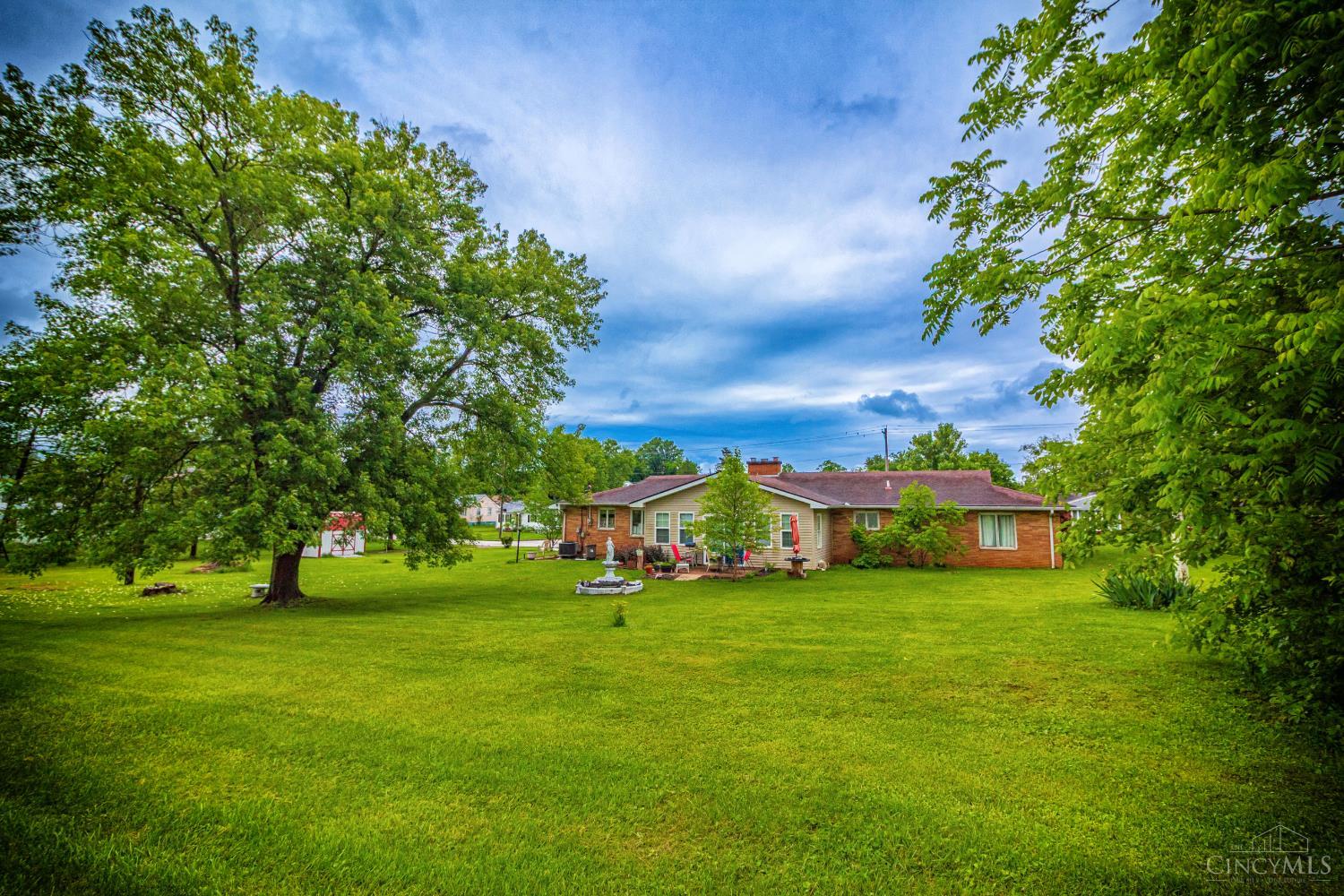 526 E Walnut Street, West Union, Ohio image 3