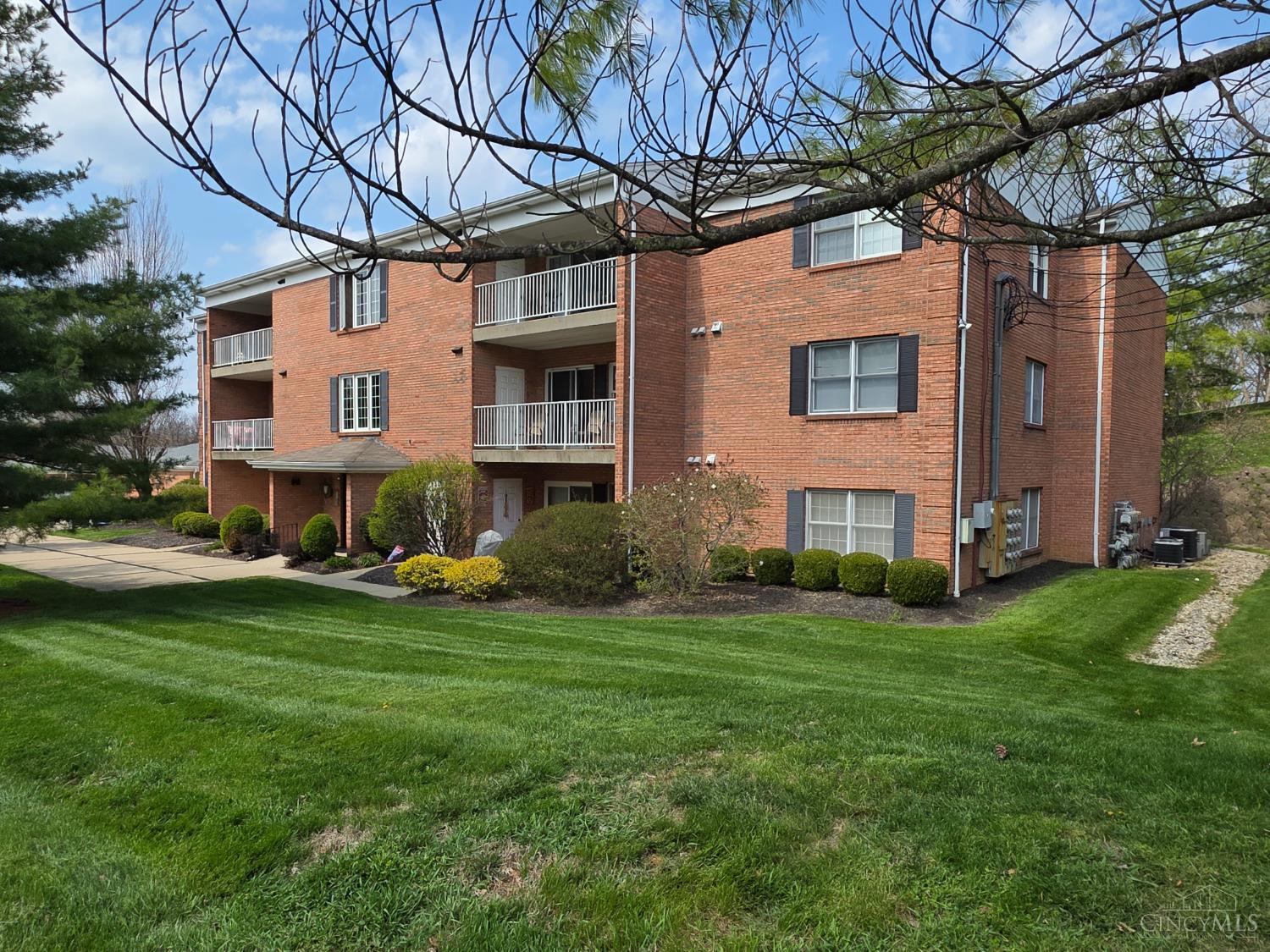 5530 Westwood Northern Boulevard