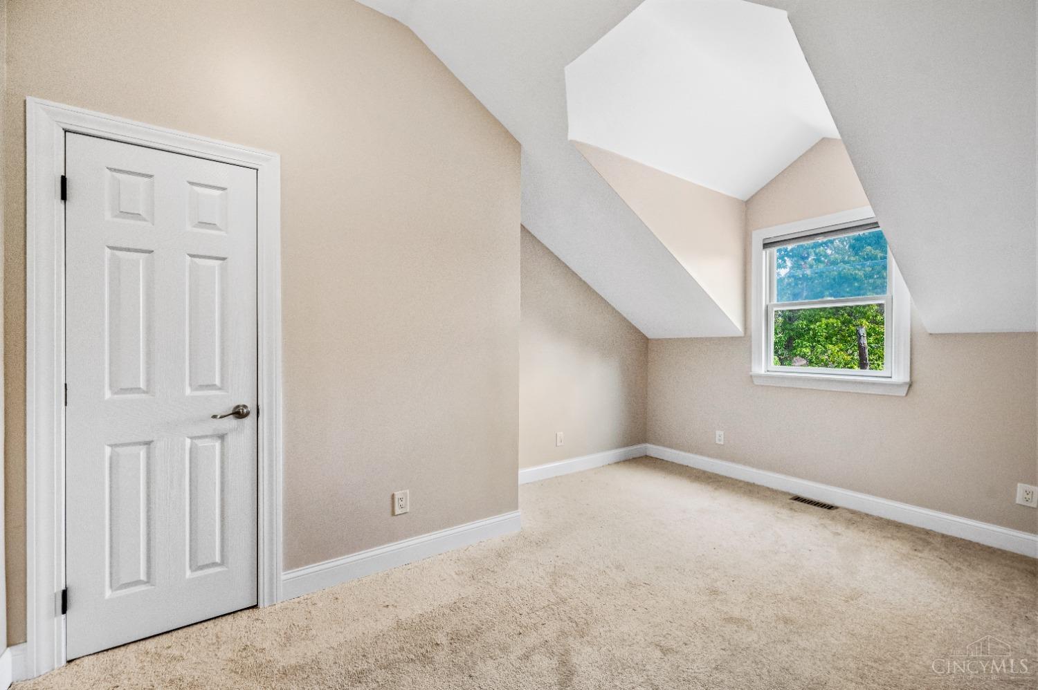 4648 Belleview Avenue, Blue Ash, Ohio image 48