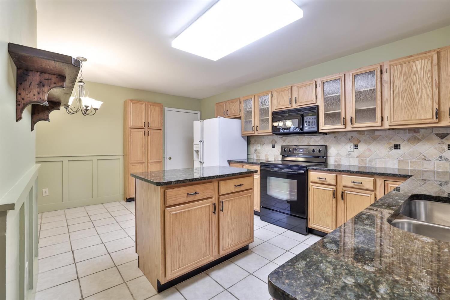 142 Miami Lakes Drive, Milford, Ohio image 11