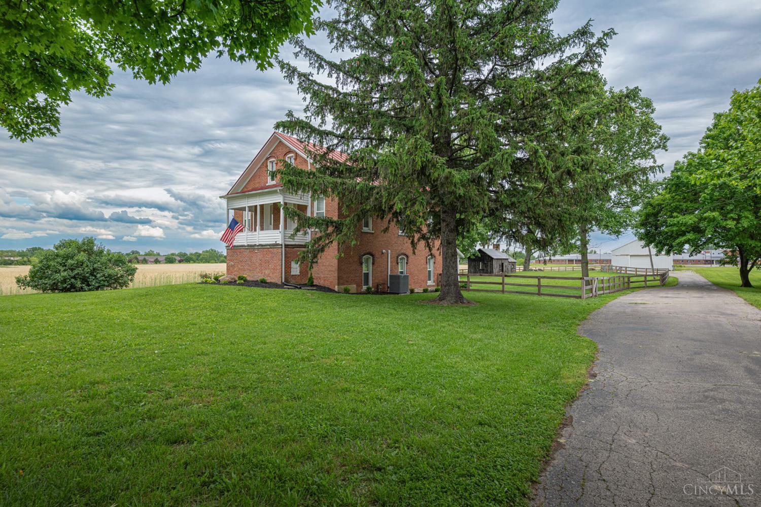 824 W Main Street, New Lebanon, Ohio image 9