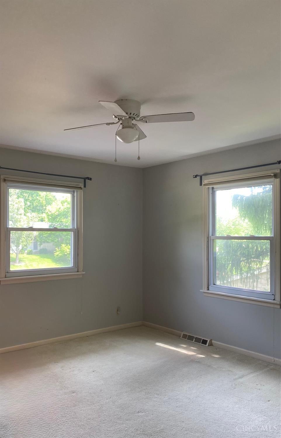 160 E Fairway Drive, Hamilton, Ohio image 17