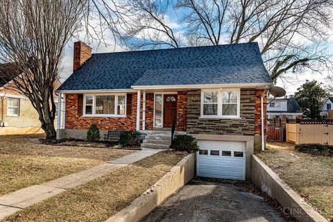 Photo of 3553 Edgeview Drive, Cincinnati, OH 45213 (MLS # 1871373)