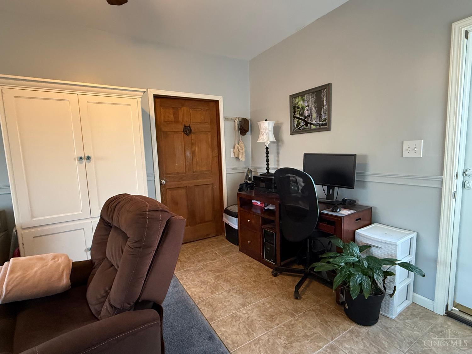 12055 Wincanton Drive, Colerain Twp, Ohio image 9