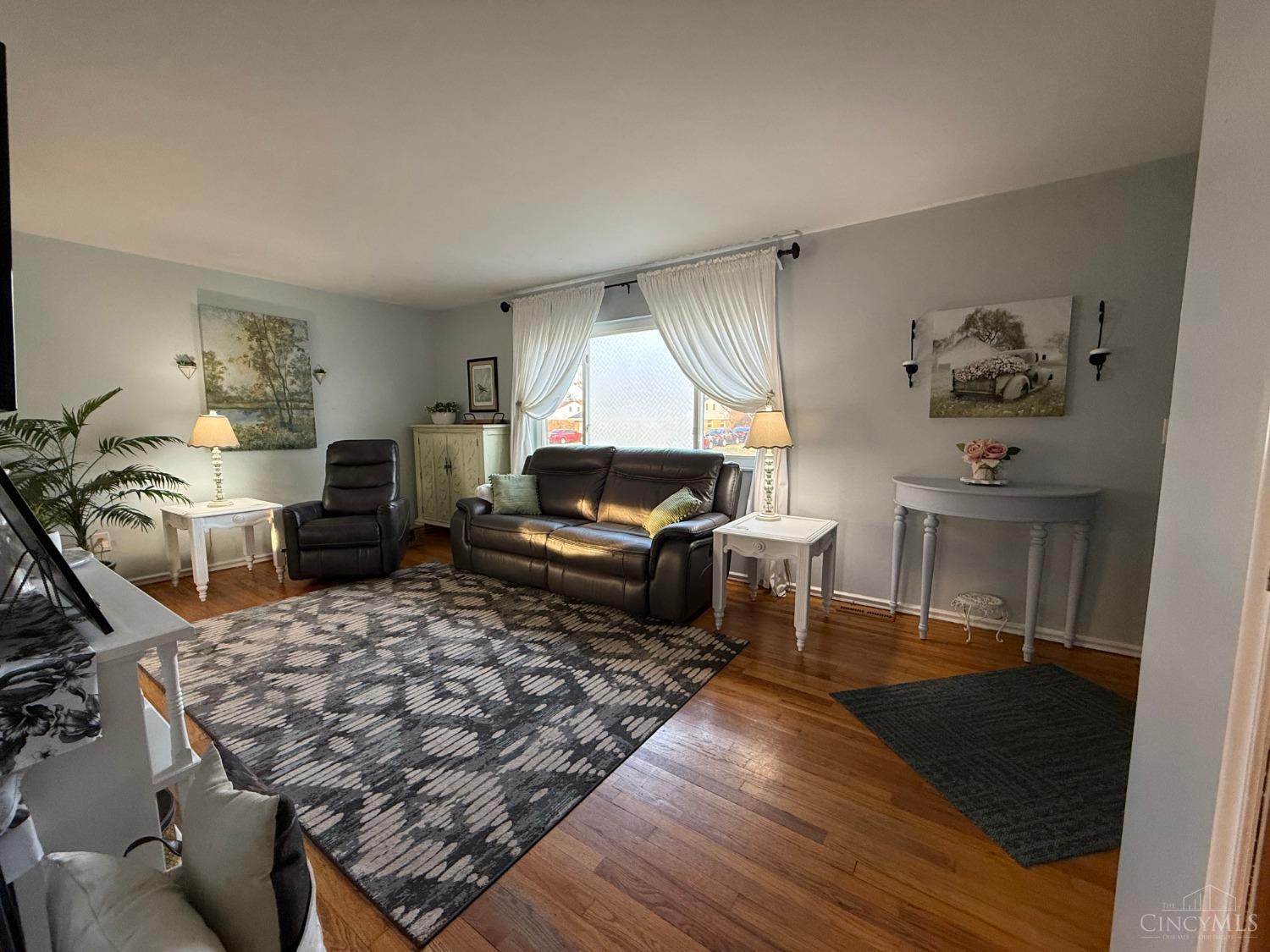 12055 Wincanton Drive, Colerain Twp, Ohio image 3