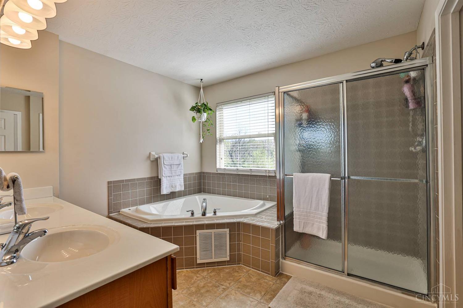 162 Heffron Circle, Maineville, Ohio image 25