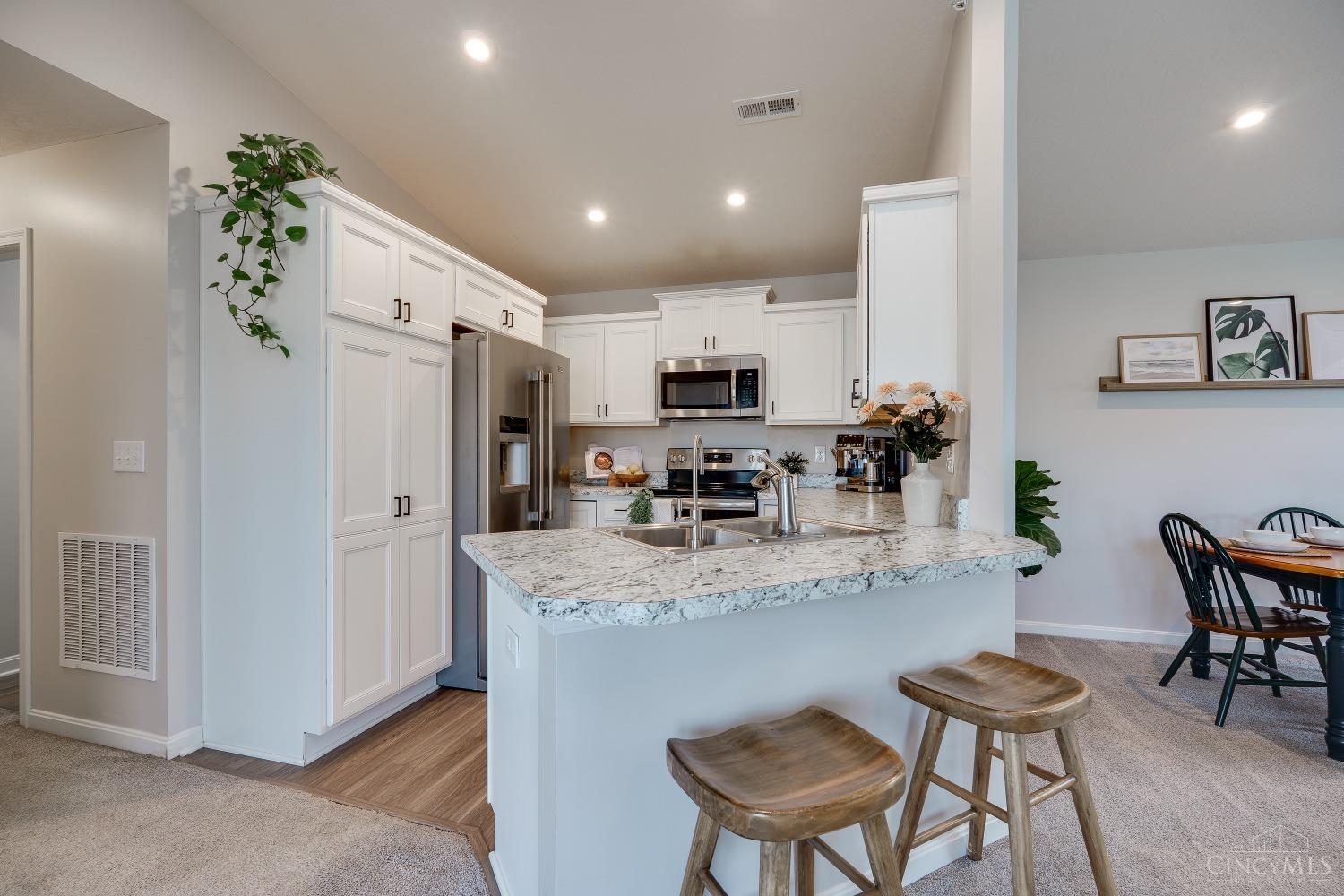 60 Old Pond Road, Springboro, Ohio image 17
