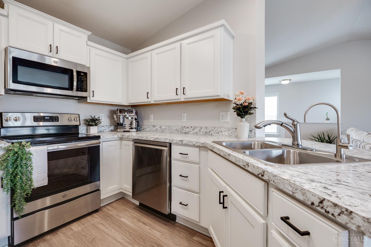 60 Old Pond Road, Springboro, Ohio image 18