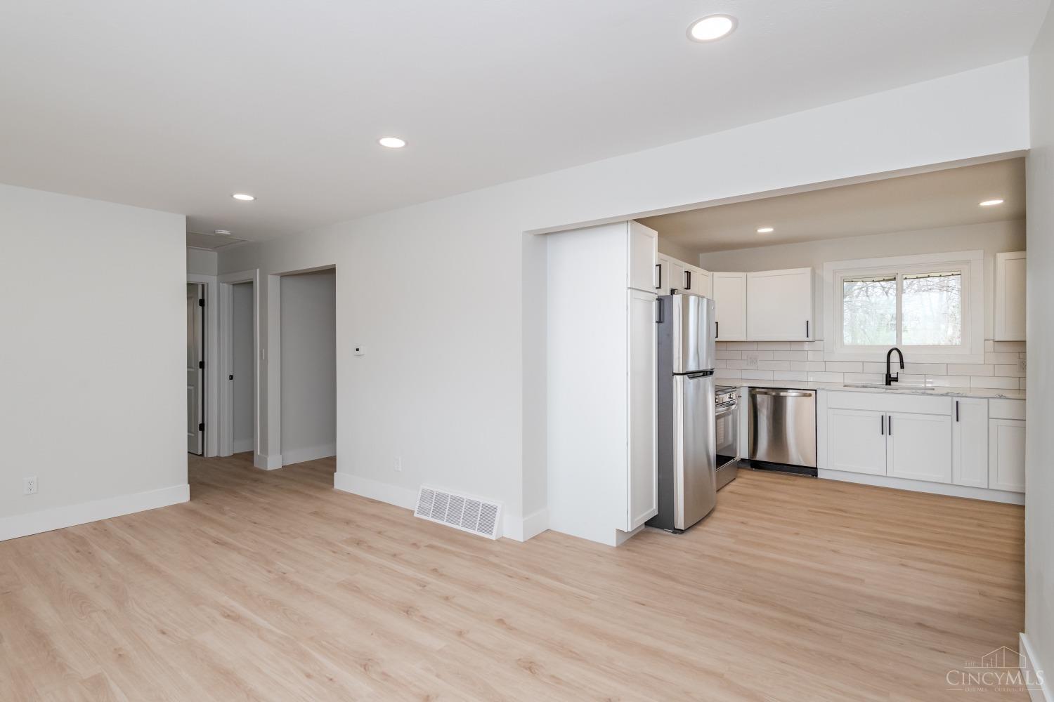 1060 St Clair Avenue, Hamilton, Ohio image 5