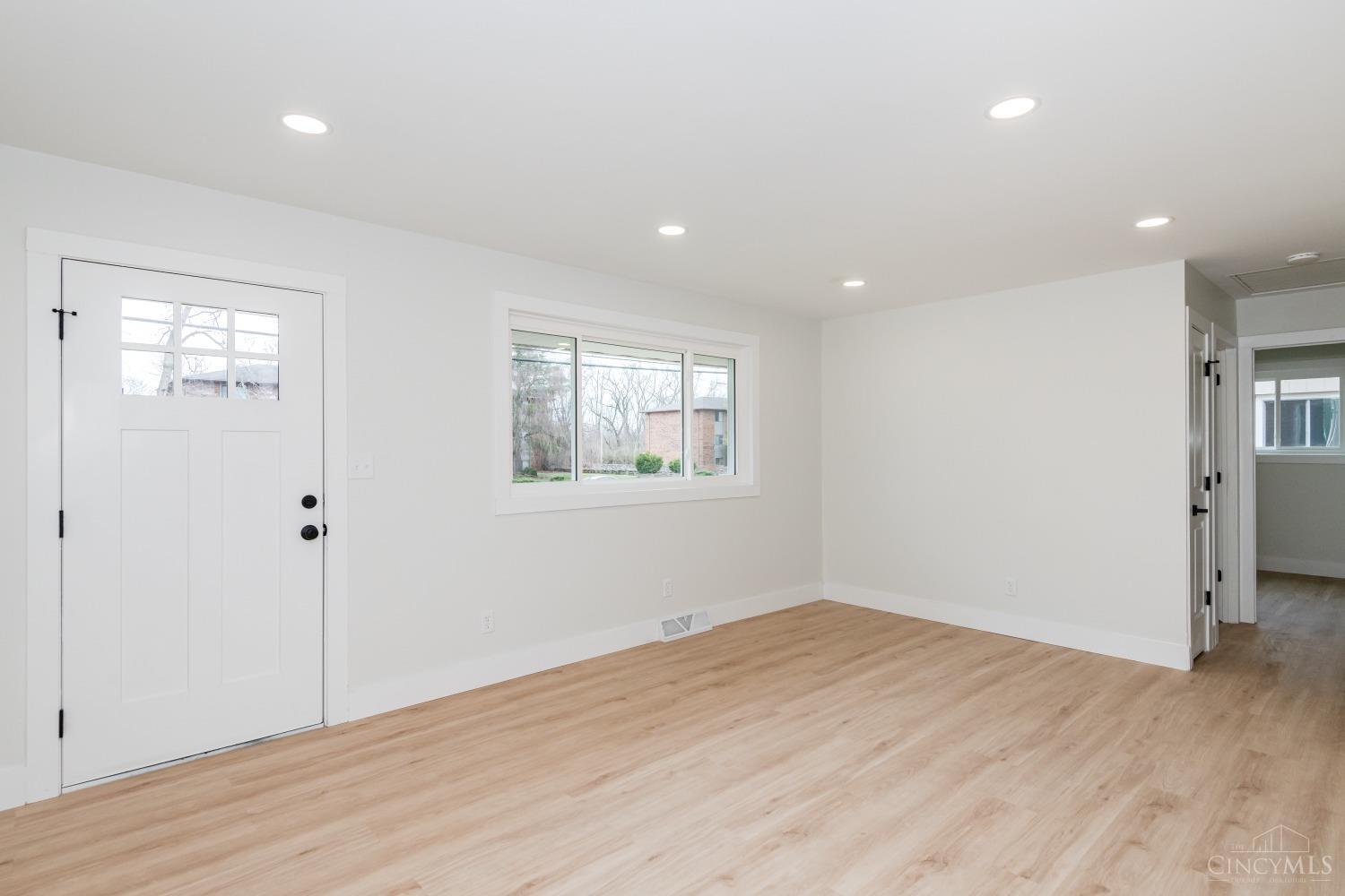 1060 St Clair Avenue, Hamilton, Ohio image 3