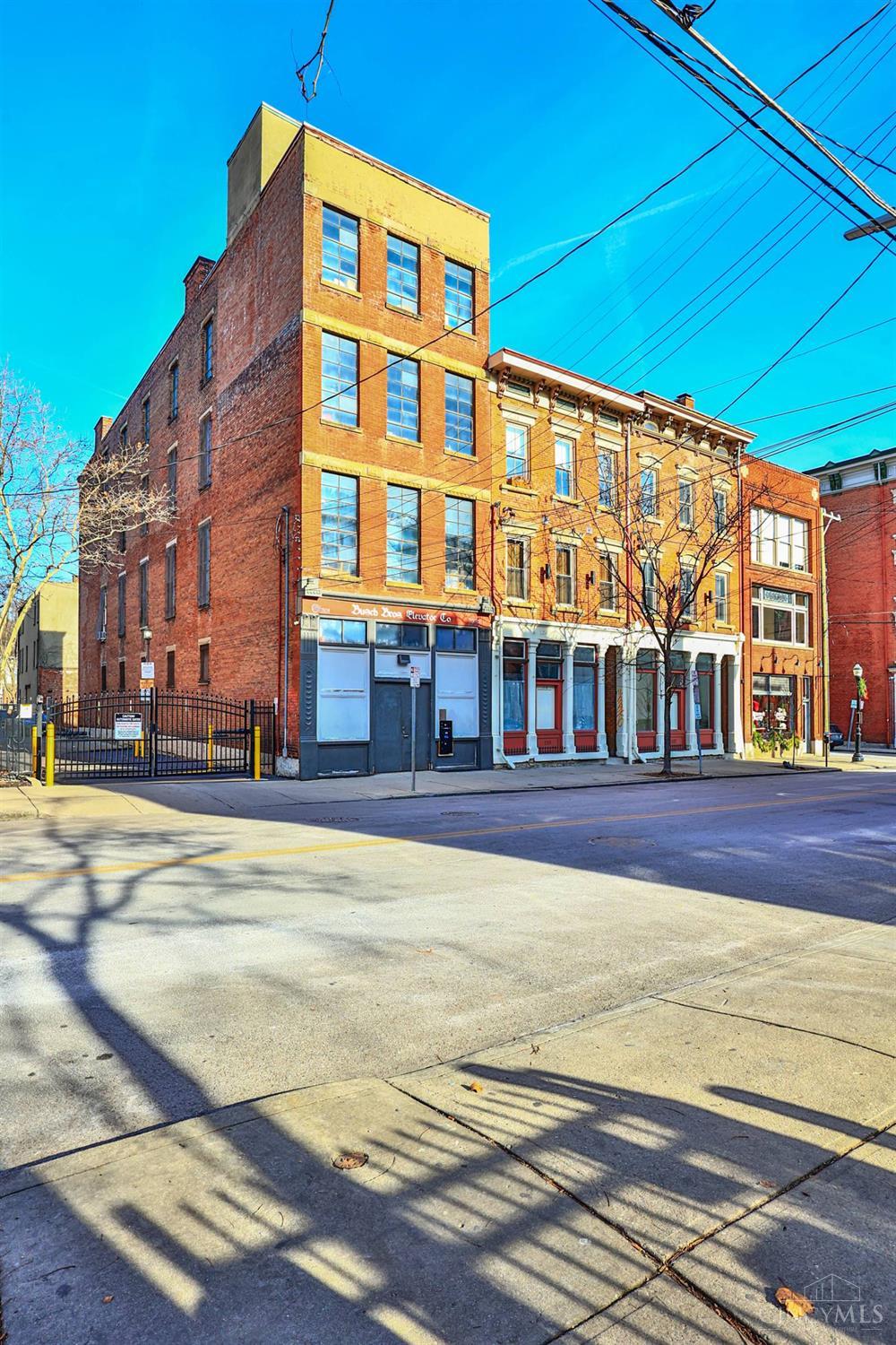 112 E Thirteenth Street 4