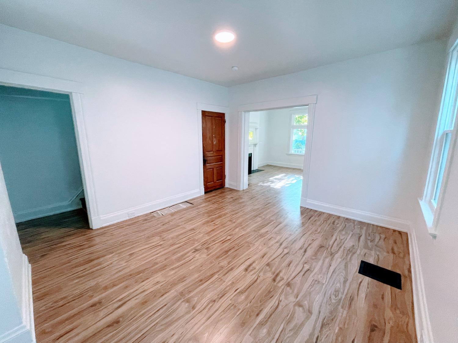 5131 Globe Avenue