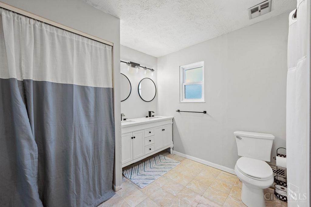 7492 Whitehall Circle, West Chester, Ohio image 37