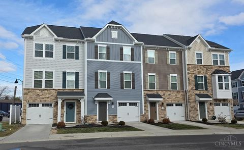 Photo of 13 Wentworth Lane, Deer Park, OH 45236 (MLS # 1861402)