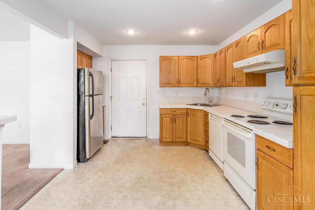 11 Providence Drive 6