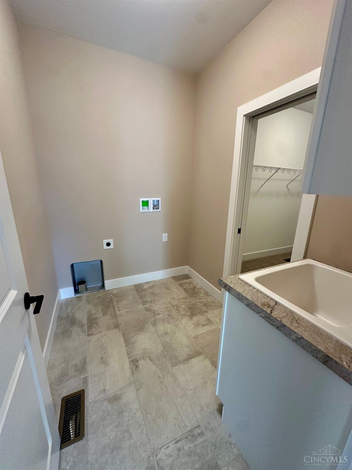 5334 Hickory Trail Lane, Blue Ash, Ohio image 20