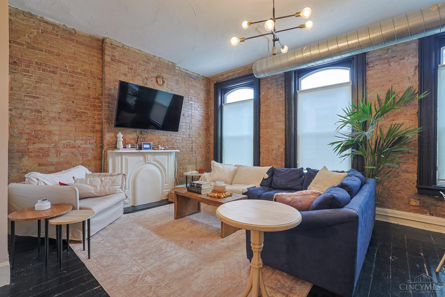 724 Main Street 5