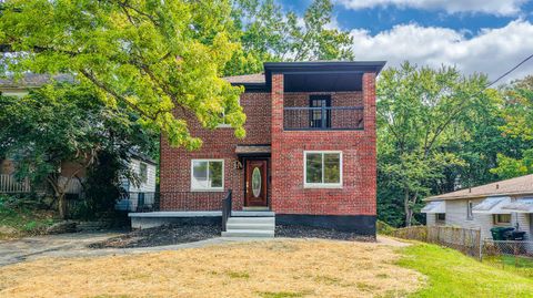 Photo of 900 Kreis Lane, Cincinnati, OH 45205 (MLS # 1854230)