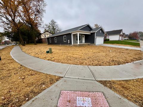 Photo of 1351 Mayfair Drive, Wilmington, OH 45177 (MLS # 1861350)