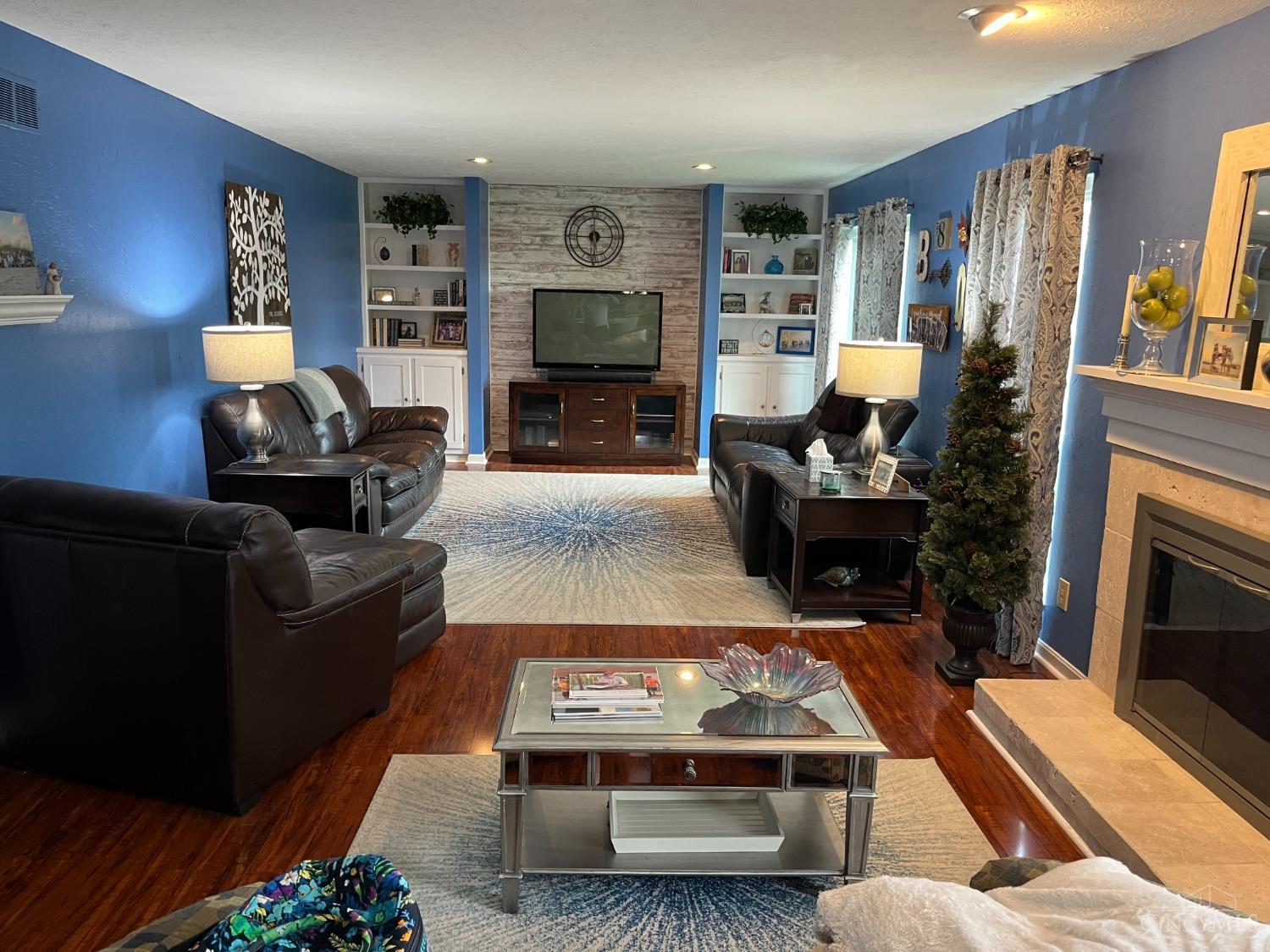 8297 Lakevalley Drive, Colerain Twp, Ohio image 3