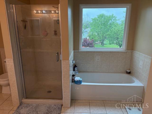8297 Lakevalley Drive, Colerain Twp, Ohio image 8