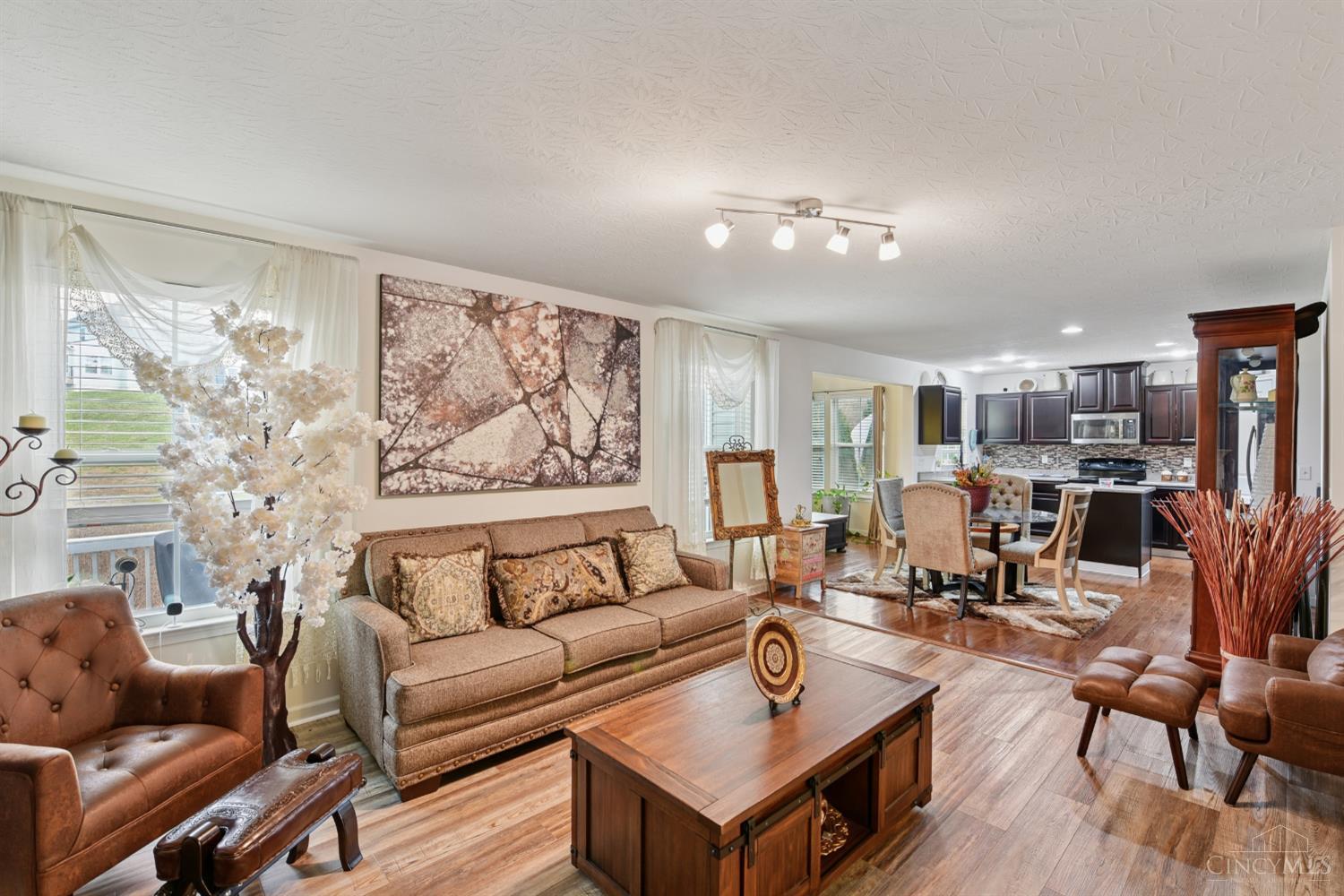 7970 Valley Crossing Drive