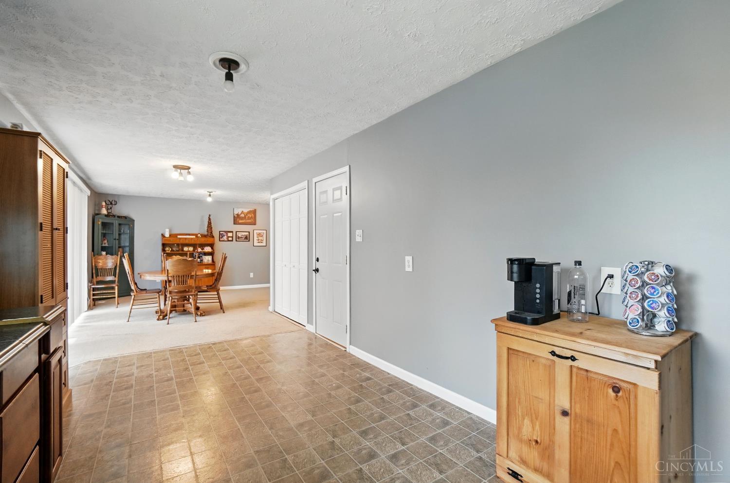 405 Huntley Court, Lebanon, Ohio image 5