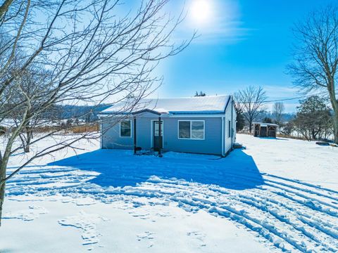 Photo of 2090 Dutch Thomas Road, Peebles, OH 45660 (MLS # 1867690)