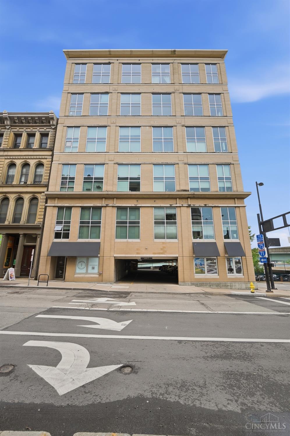 353 W Fourth Street 305