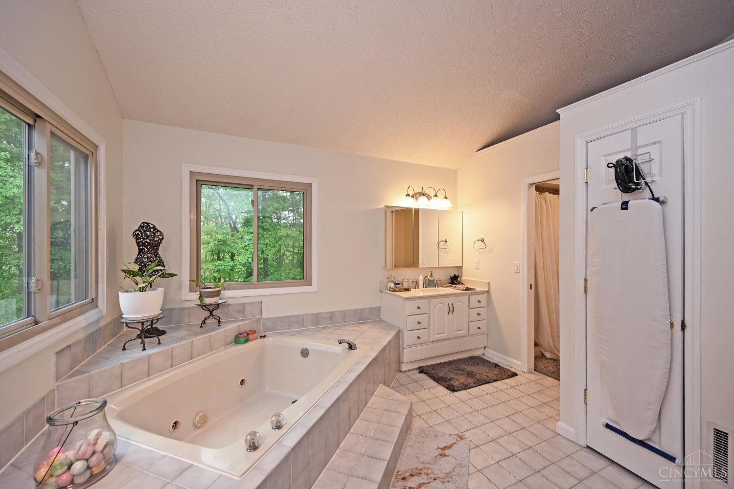 7745 Glen Eden Lane, Anderson Twp, Ohio image 34