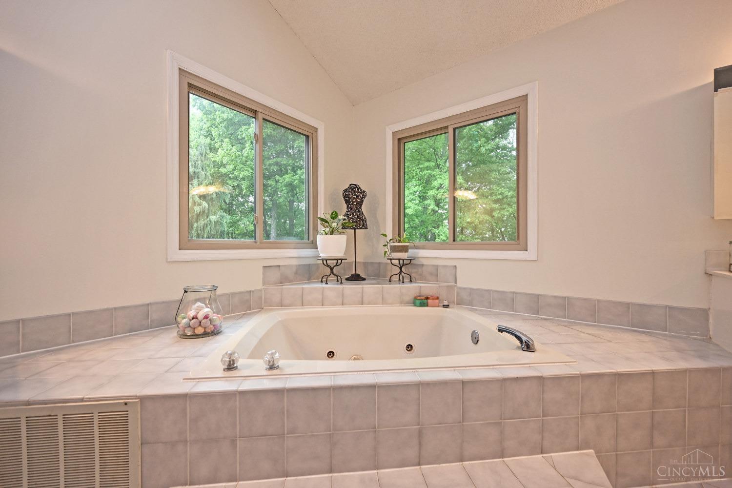7745 Glen Eden Lane, Anderson Twp, Ohio image 35