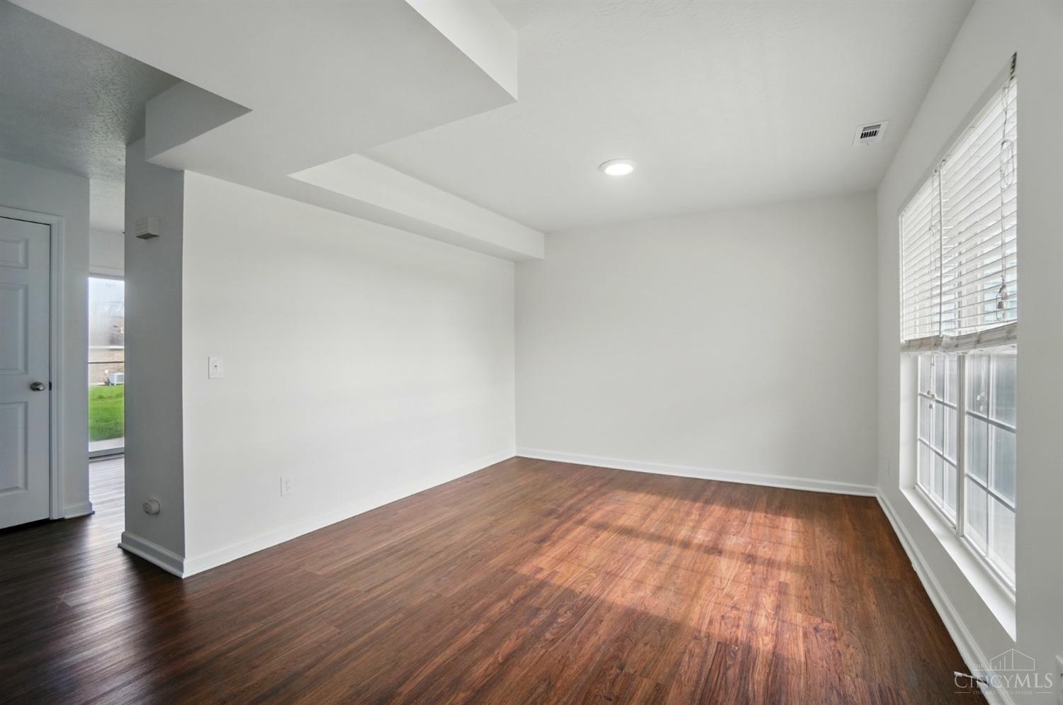 11051 Labelle Avenue, Blue Ash, Ohio image 3