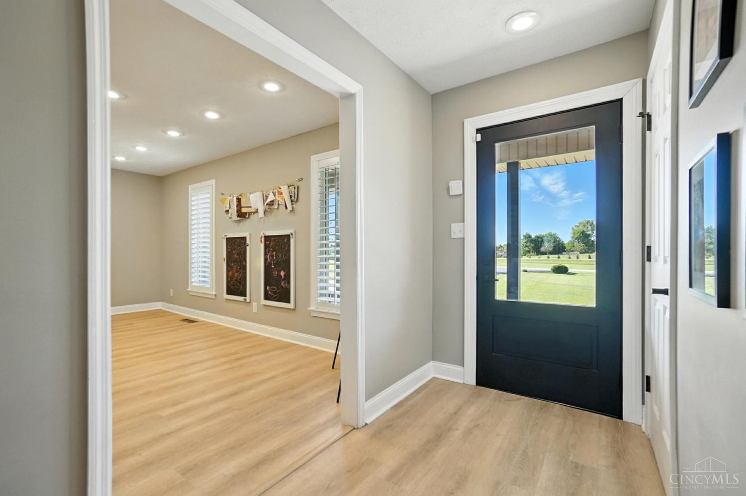 Oregonia, Ohio 45054, United States, 3 Bedrooms Bedrooms, ,3 BathroomsBathrooms,Residential,Pending,198351