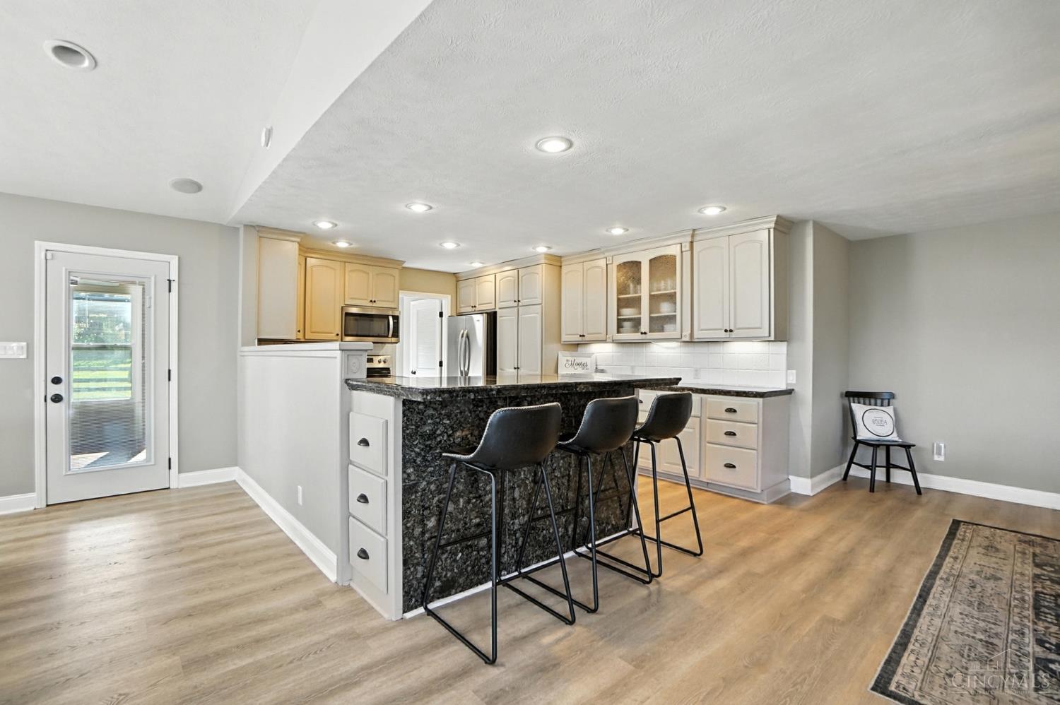 Oregonia, Ohio 45054, United States, 3 Bedrooms Bedrooms, ,3 BathroomsBathrooms,Residential,Pending,198351