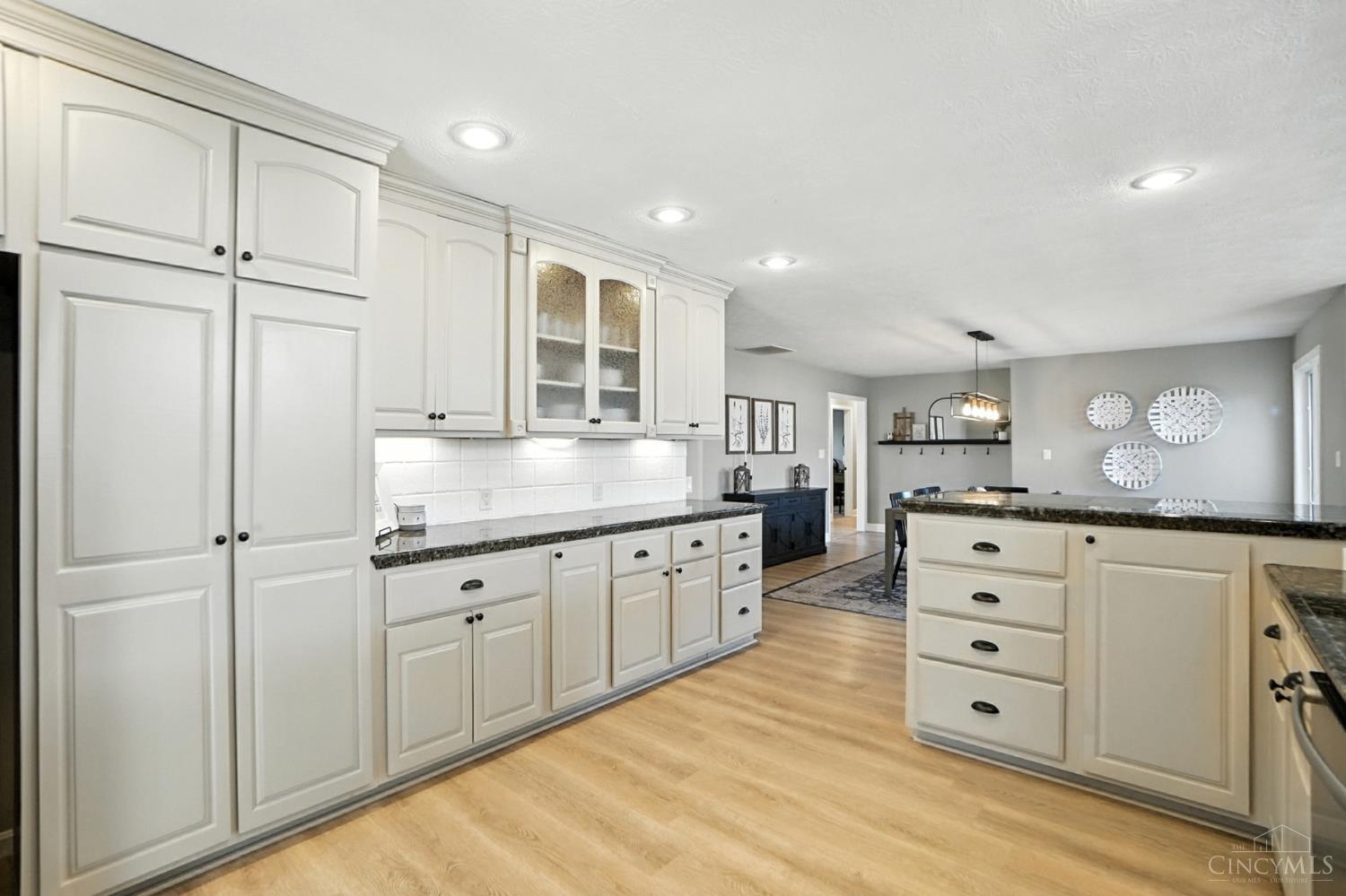 Oregonia, Ohio 45054, United States, 3 Bedrooms Bedrooms, ,3 BathroomsBathrooms,Residential,Pending,198351