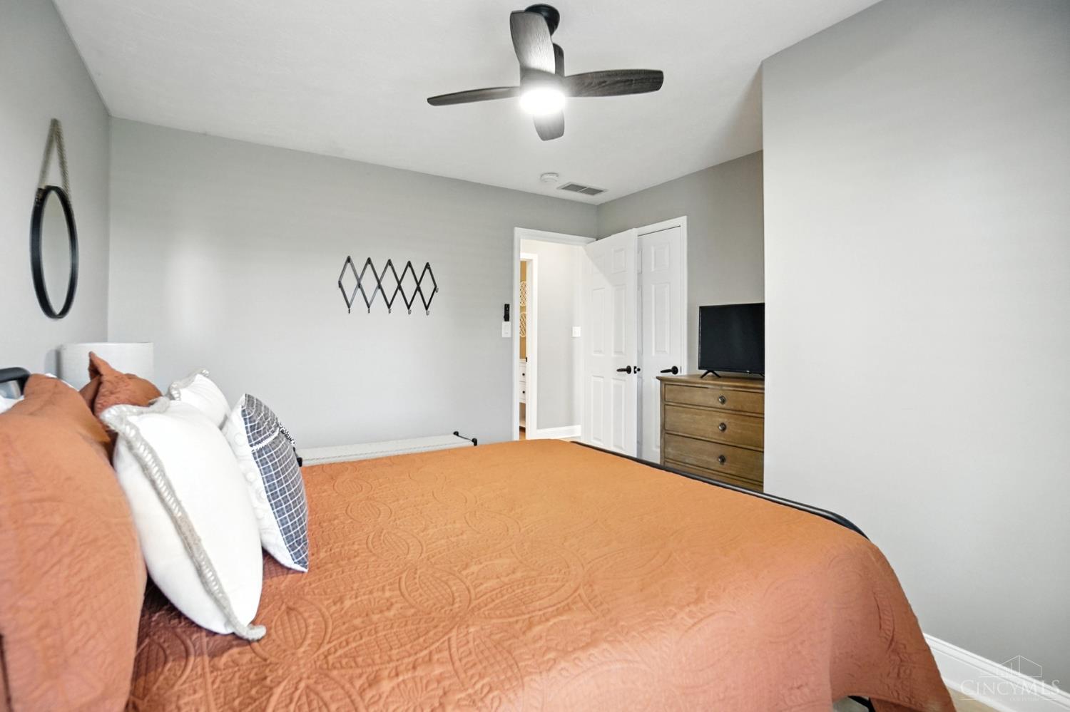 Oregonia, Ohio 45054, United States, 3 Bedrooms Bedrooms, ,3 BathroomsBathrooms,Residential,Pending,198351