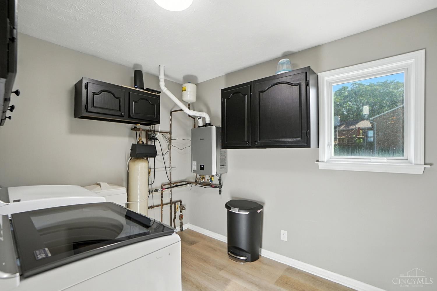 Oregonia, Ohio 45054, United States, 3 Bedrooms Bedrooms, ,3 BathroomsBathrooms,Residential,Pending,198351