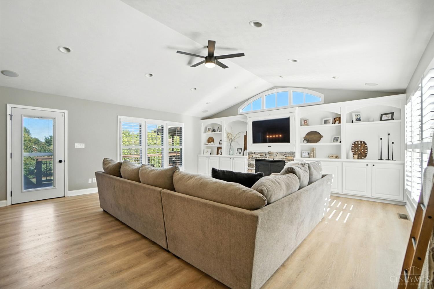 Oregonia, Ohio 45054, United States, 3 Bedrooms Bedrooms, ,3 BathroomsBathrooms,Residential,Pending,198351