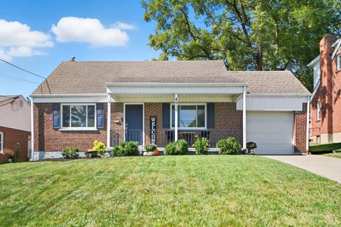Photo of 4929 Charlemar Drive, Cincinnati, OH 45227 (MLS # 1857522)