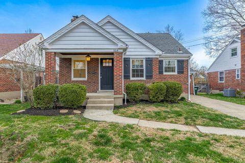 Photo of 3814 N Broadlawn Circle, Silverton, OH 45236 (MLS # 1872312)